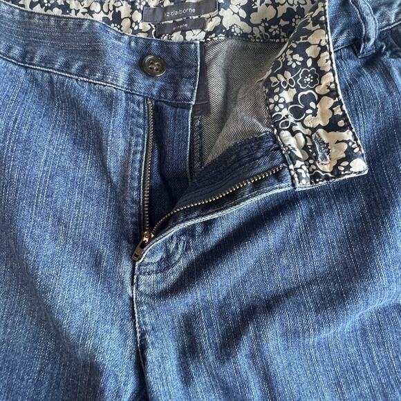 liz claiborne Shorts Women's Denim Jean Size 8 Sloan Blue Cuffed Medium Wash - Picture 9 of 9